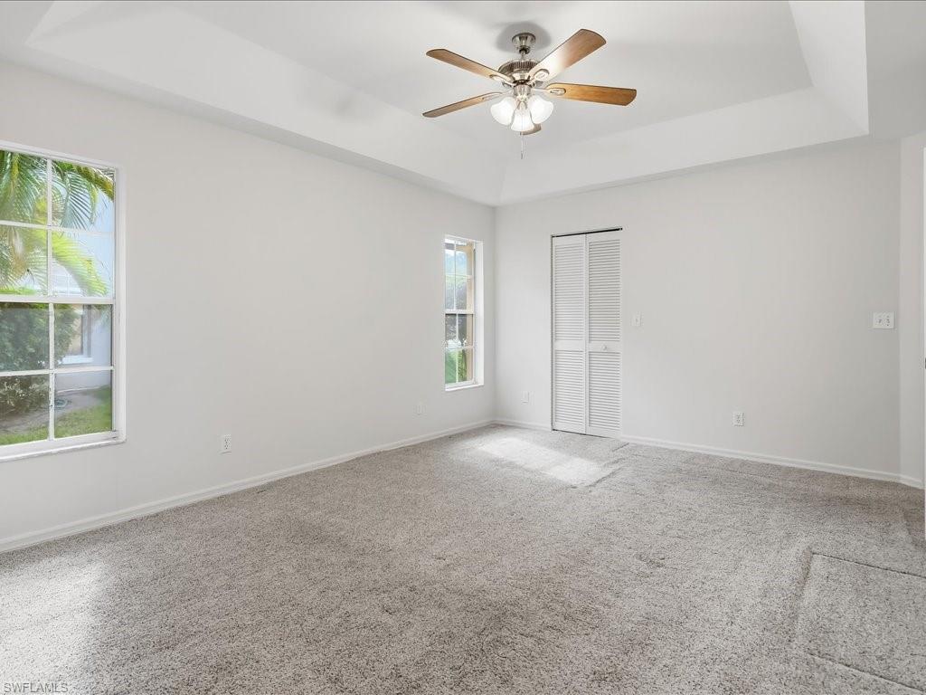 2305 Piccadilly Circus