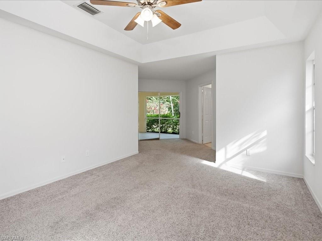 2305 Piccadilly Circus