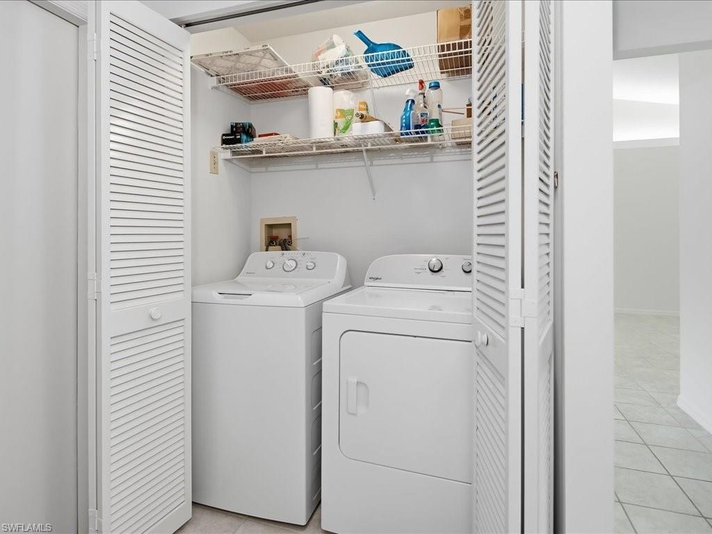 2305 Piccadilly Circus