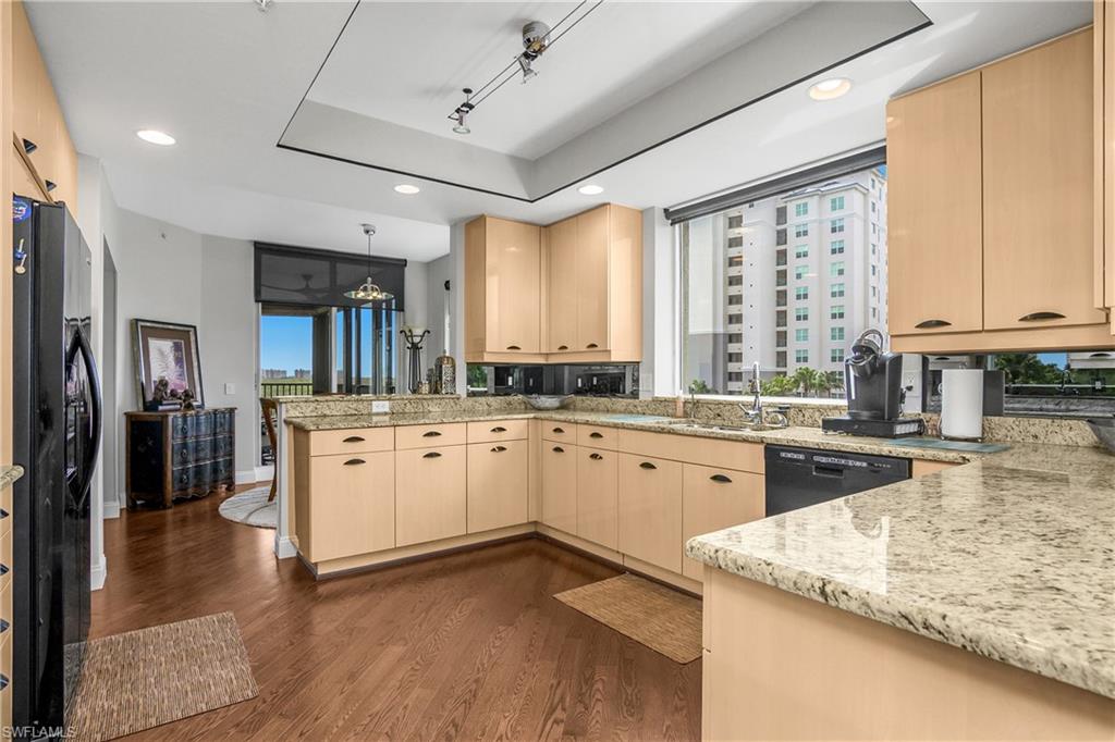 425 Cove Tower DR 504
