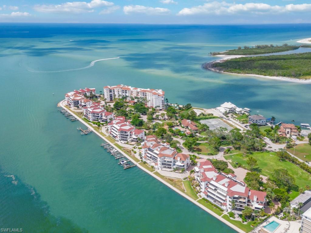 232 La Peninsula BLVD 232