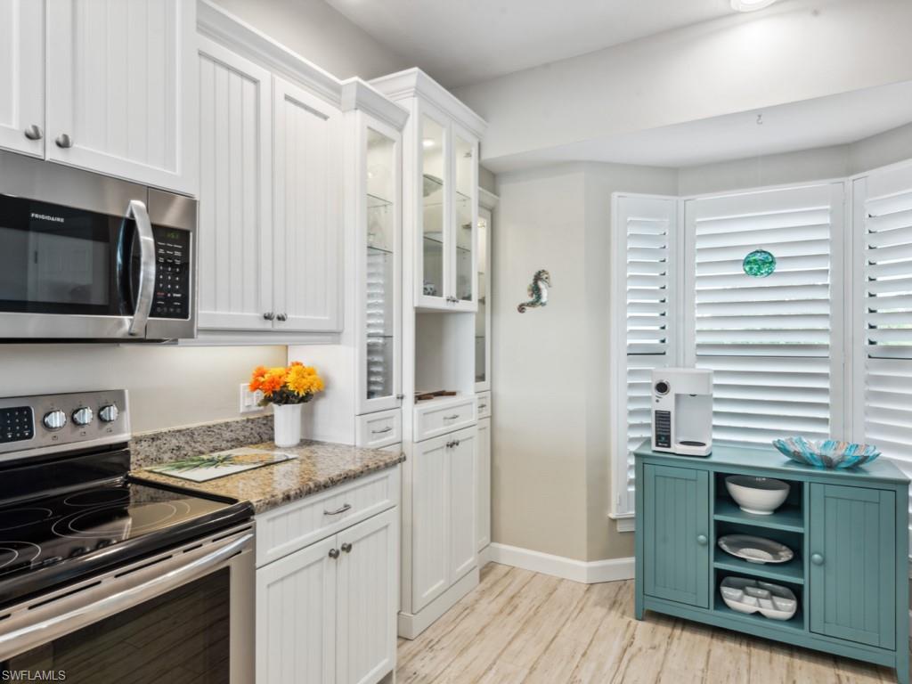 232 La Peninsula BLVD 232