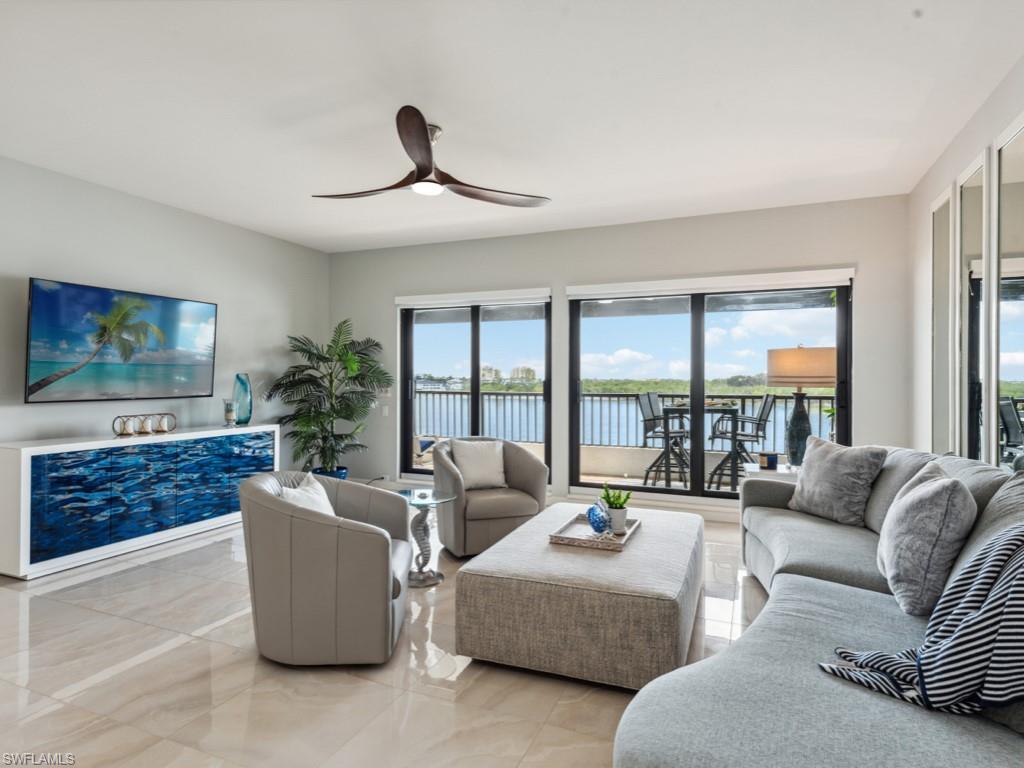 232 La Peninsula BLVD 232