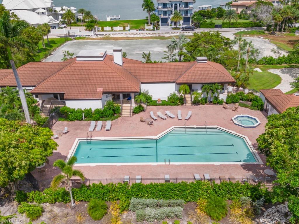 232 La Peninsula BLVD 232