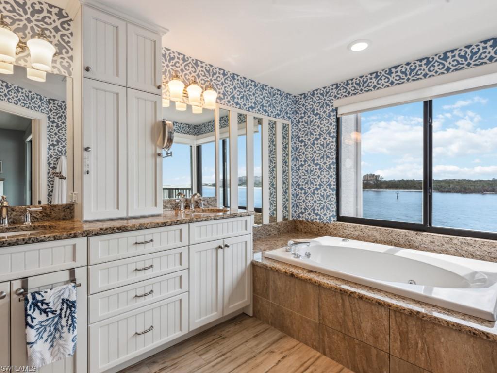 232 La Peninsula BLVD 232