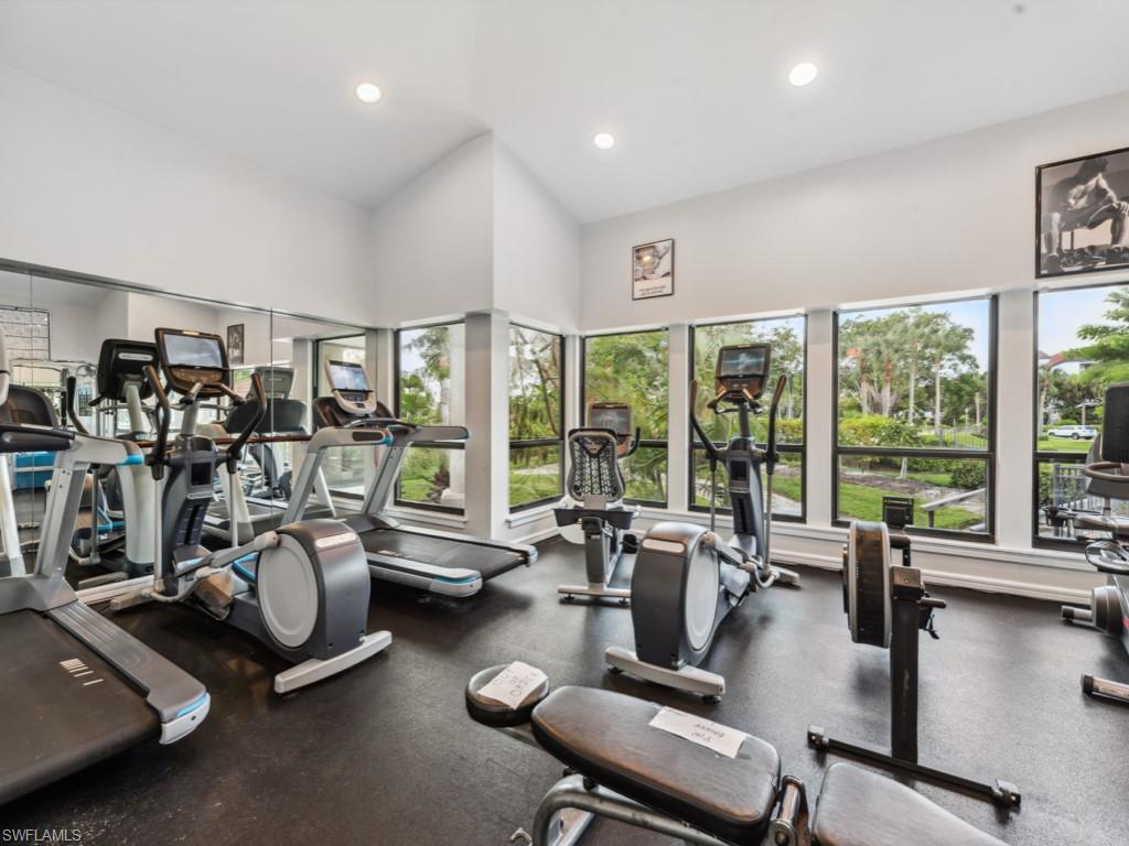 232 La Peninsula BLVD 232