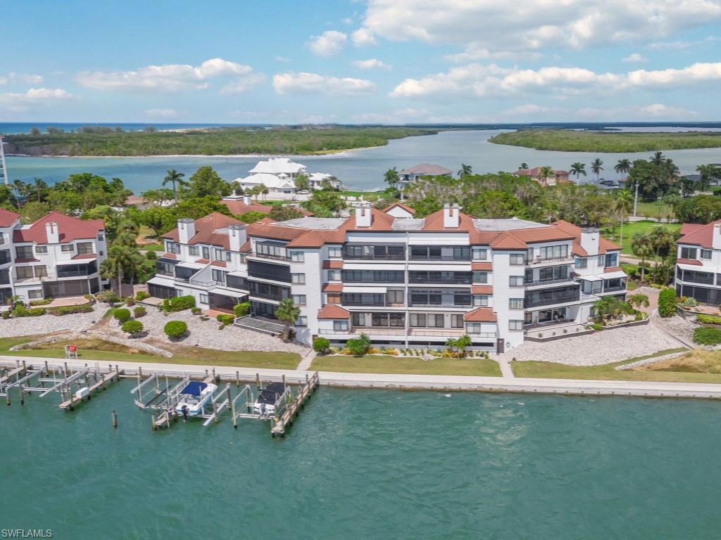 232 La Peninsula BLVD 232