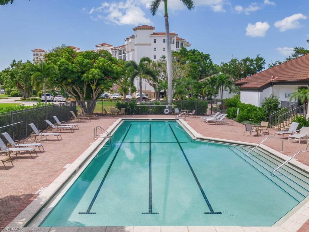 232 La Peninsula BLVD 232