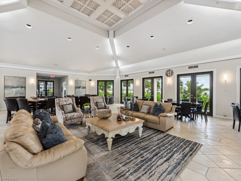 232 La Peninsula BLVD 232