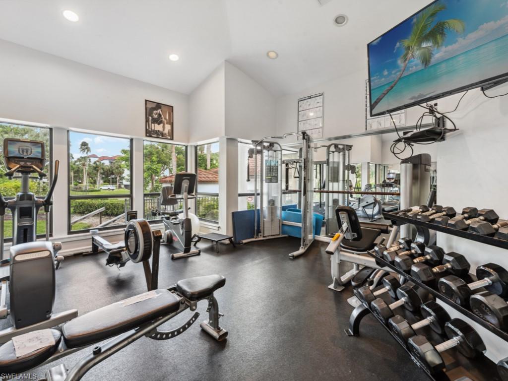 232 La Peninsula BLVD 232
