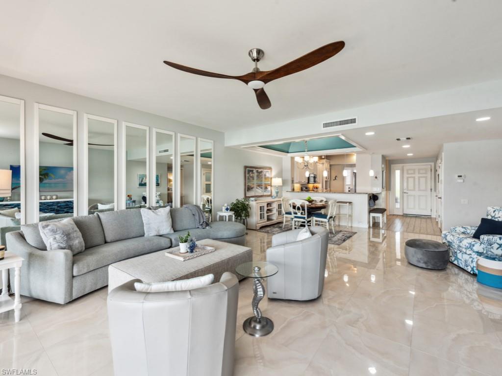 232 La Peninsula BLVD 232