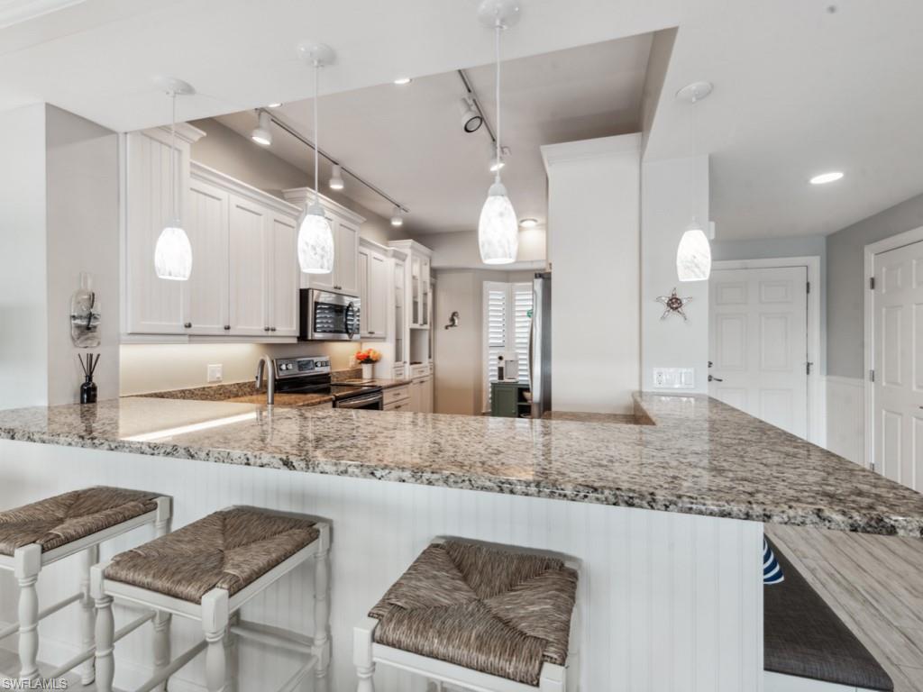 232 La Peninsula BLVD 232