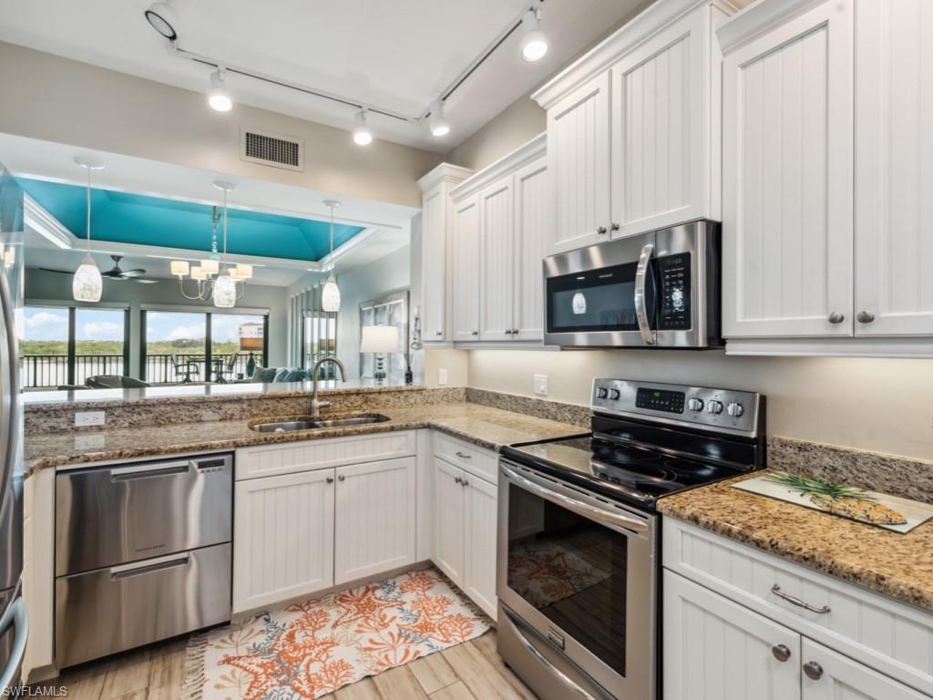232 La Peninsula BLVD 232