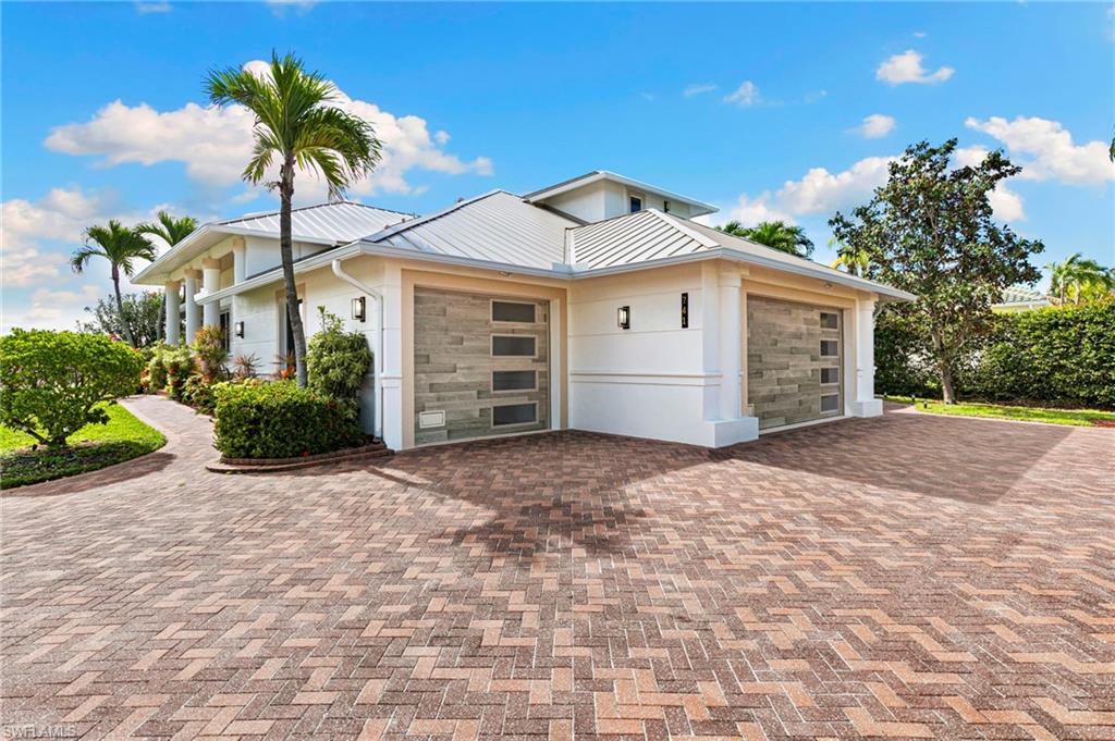 741 Holly CT