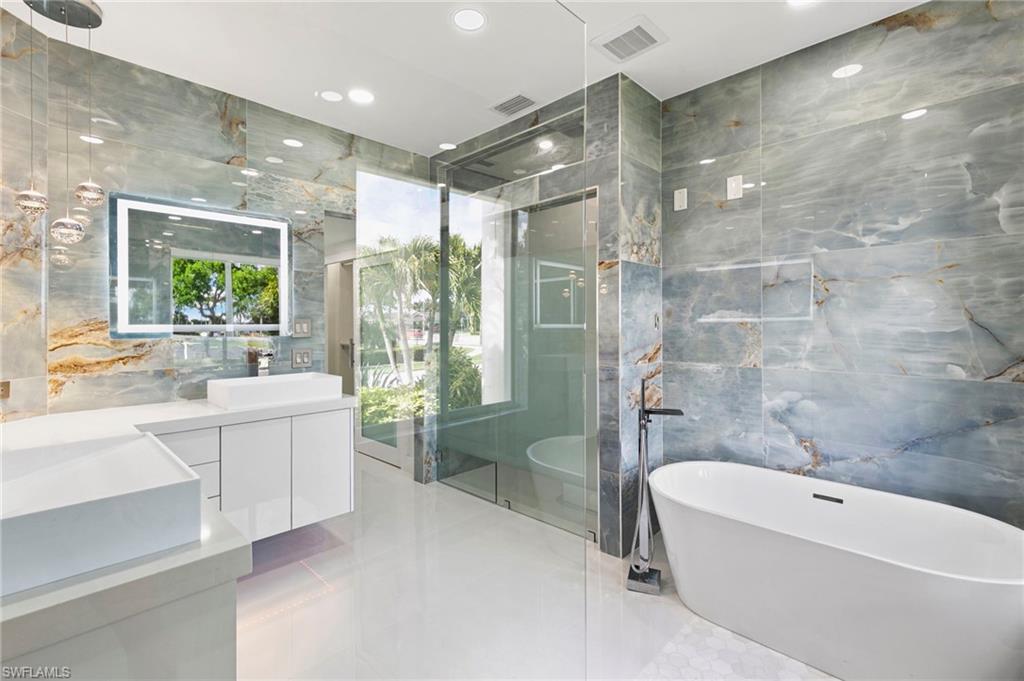 741 Holly CT