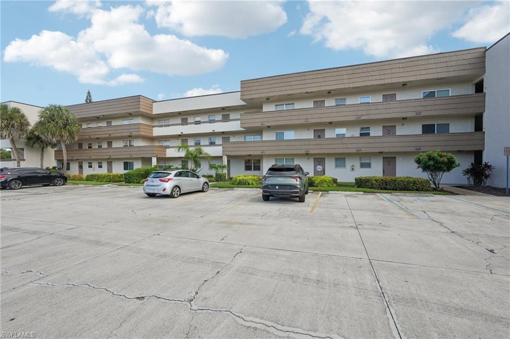 499 Forest Lakes BLVD 305