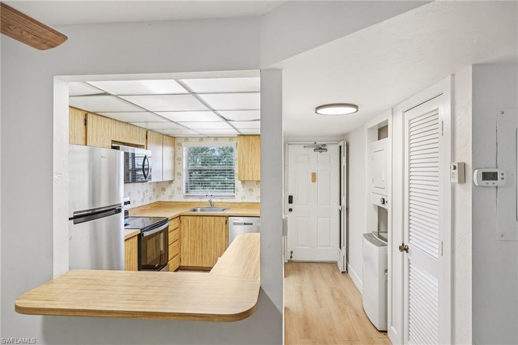 499 Forest Lakes BLVD 305