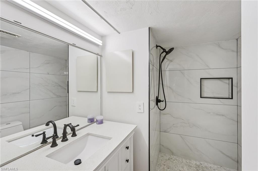 499 Forest Lakes BLVD 305