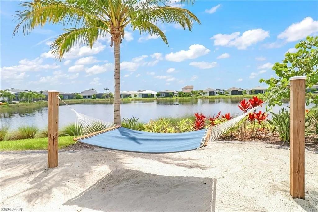 9175 Cayman DR