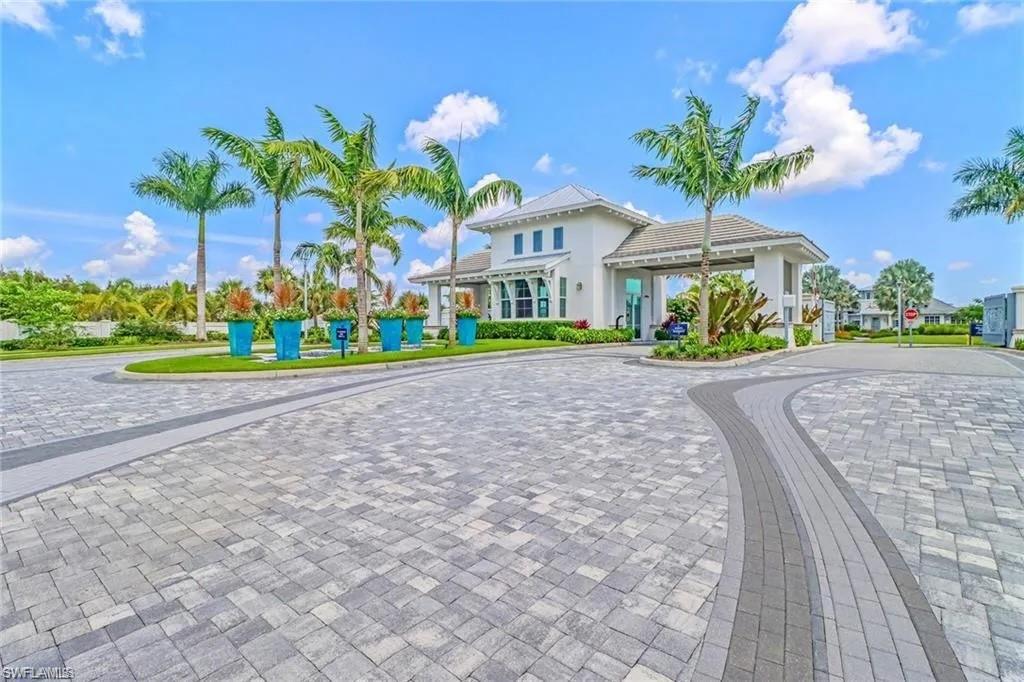 9175 Cayman DR
