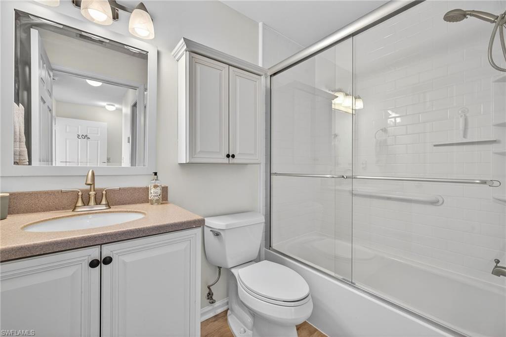550 Saratoga CIR E205
