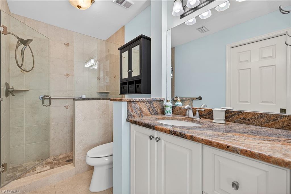 550 Saratoga CIR E205