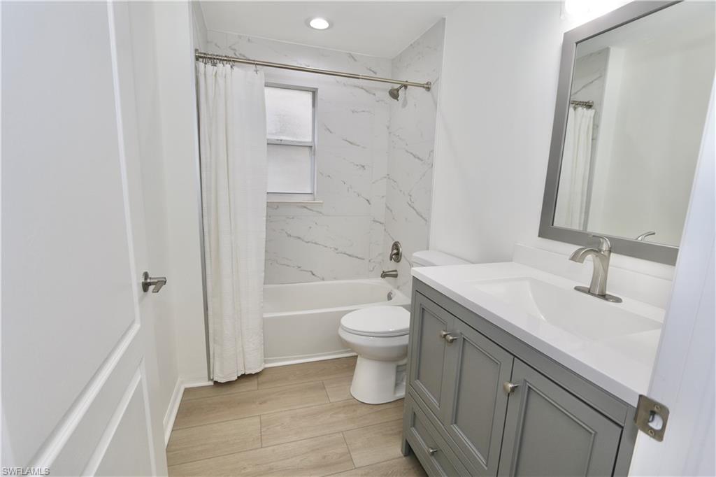 8196 Ibis Cove CIR B210