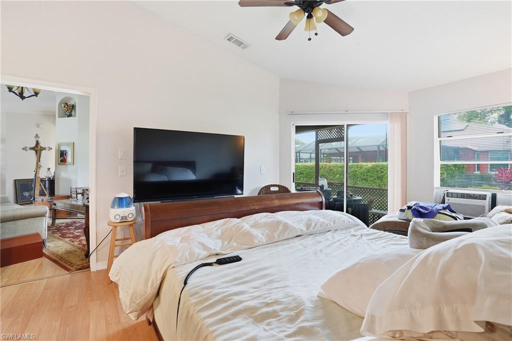 4061 Vine LN