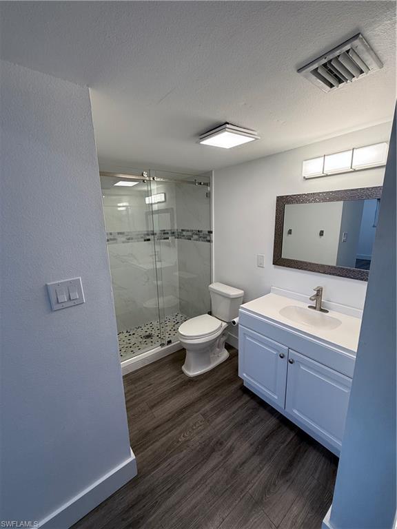 200 Valley Stream DR 8B