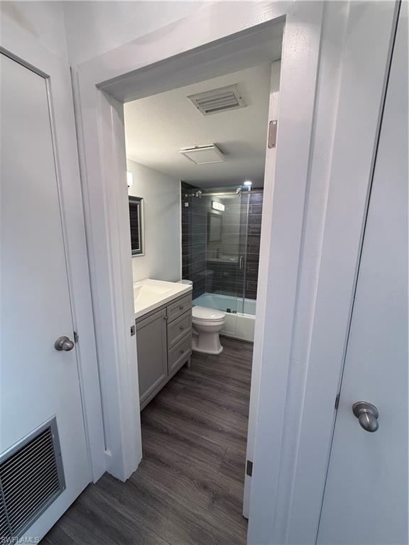 200 Valley Stream DR 8B