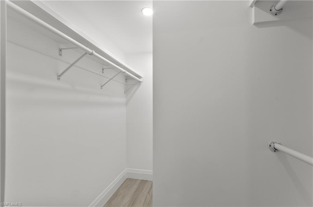 658 Broad AVE S J658