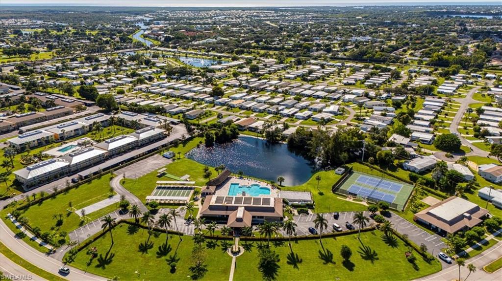 124 Versailles CIR