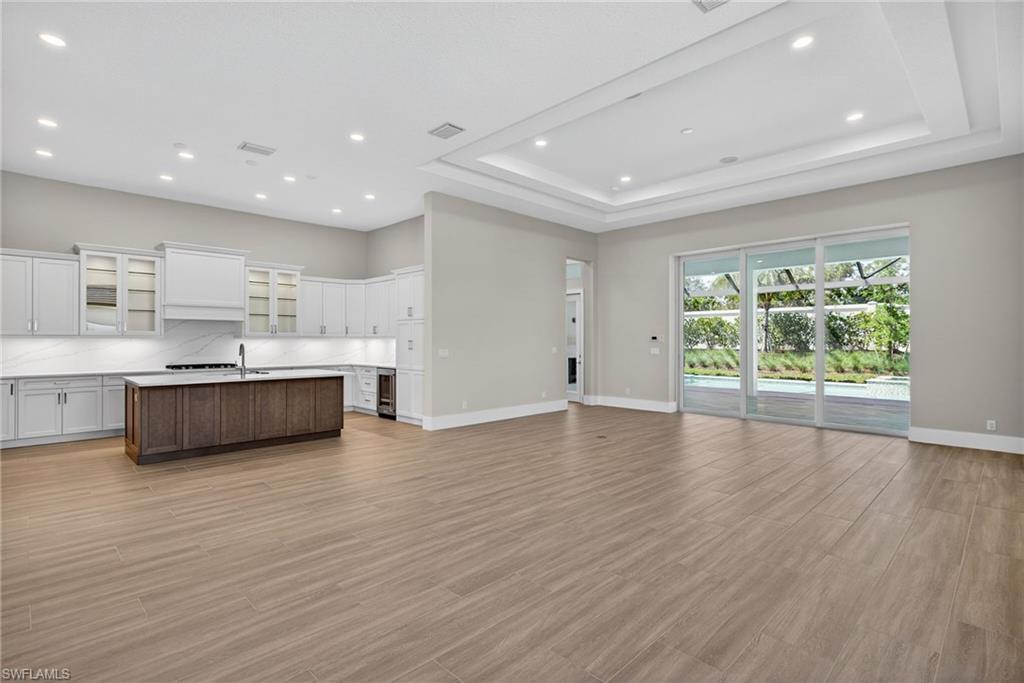 9712 Moonflower LN