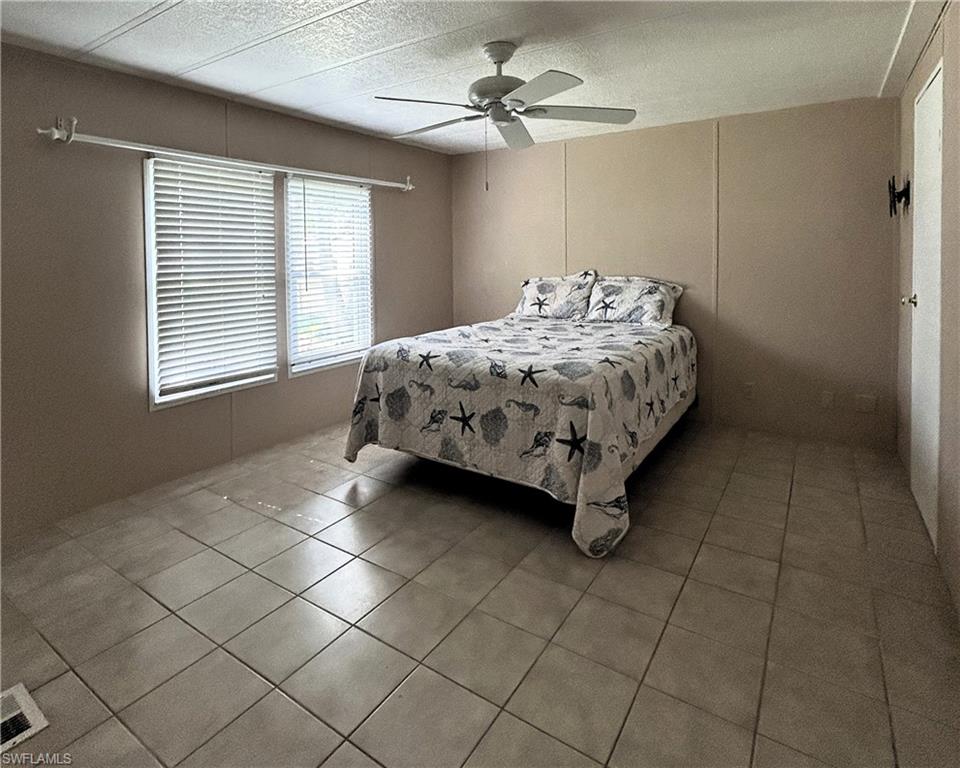 130 Grassy Key LN 37