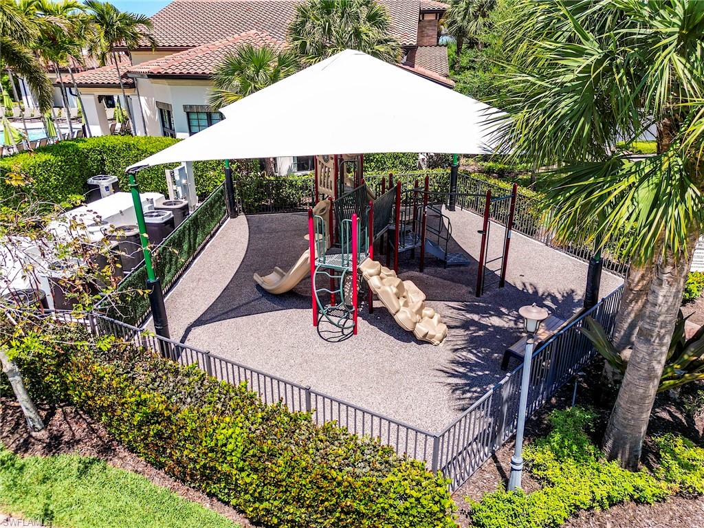 9327 Woodhurst DR