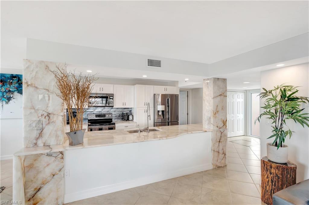 11 Bluebill AVE 1101