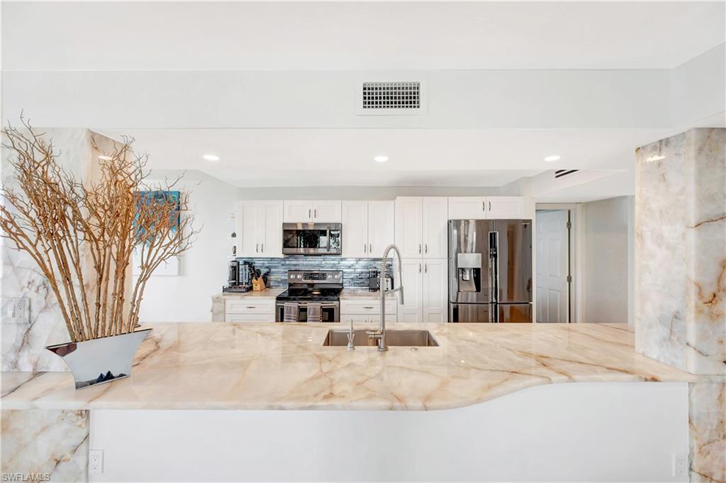 11 Bluebill AVE 1101