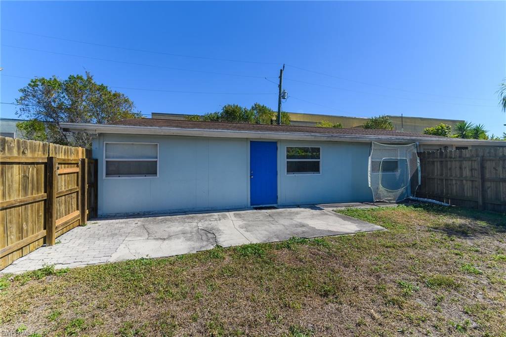 1400 Rosemary LN