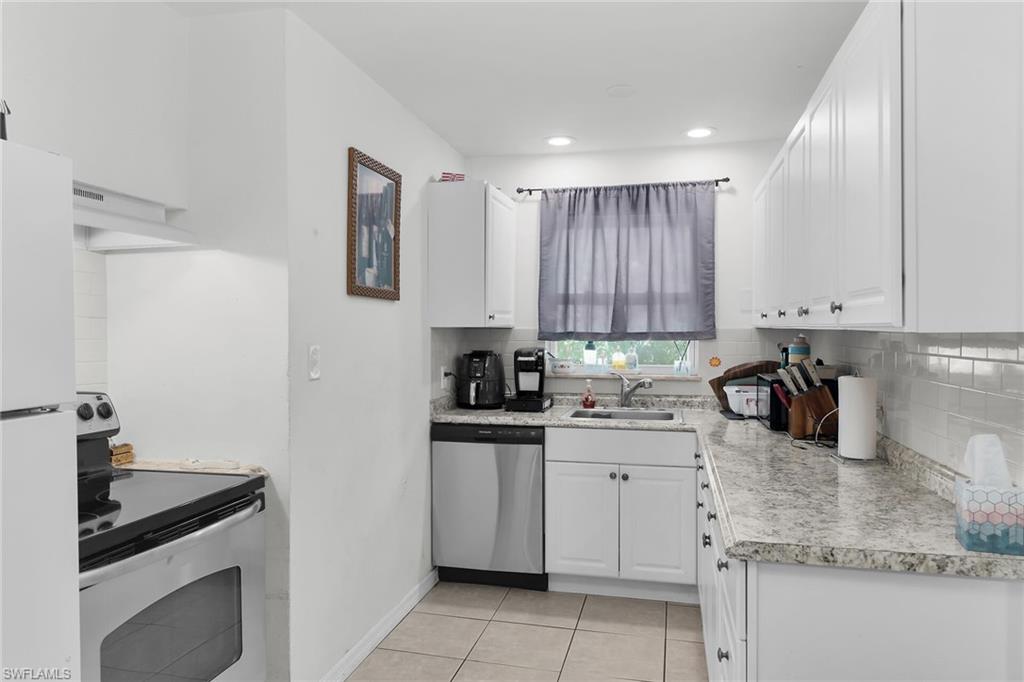1400 Rosemary LN