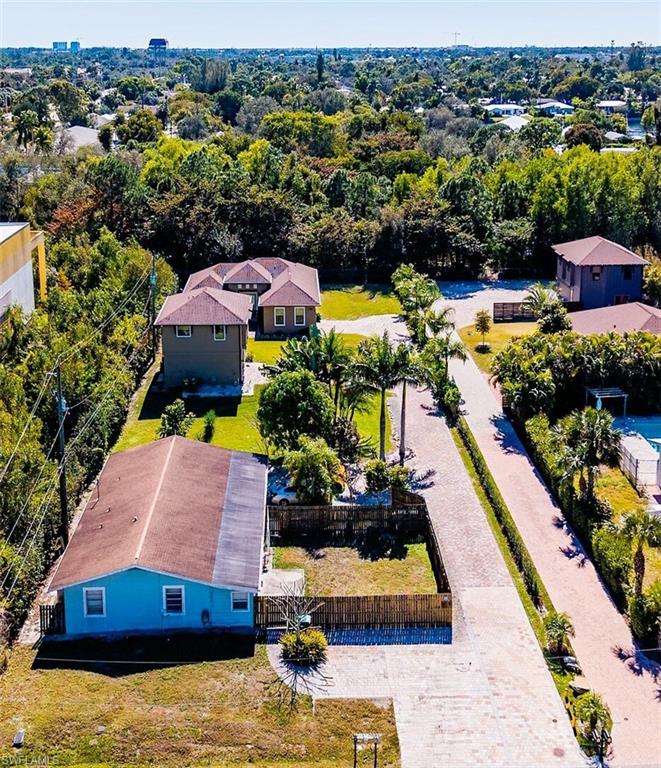 1400 Rosemary LN