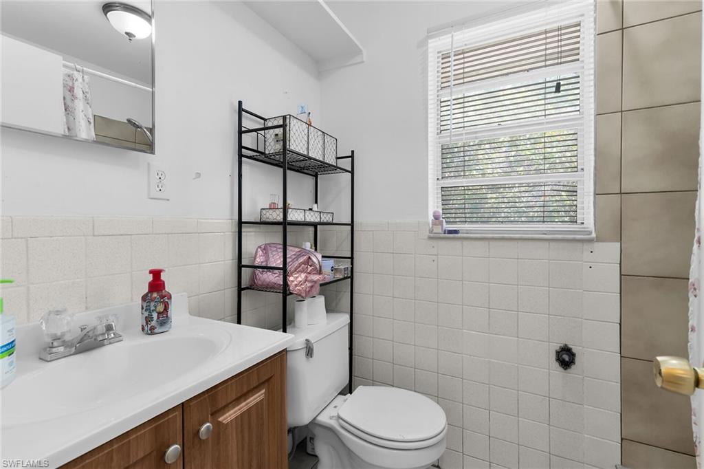 1400 Rosemary LN