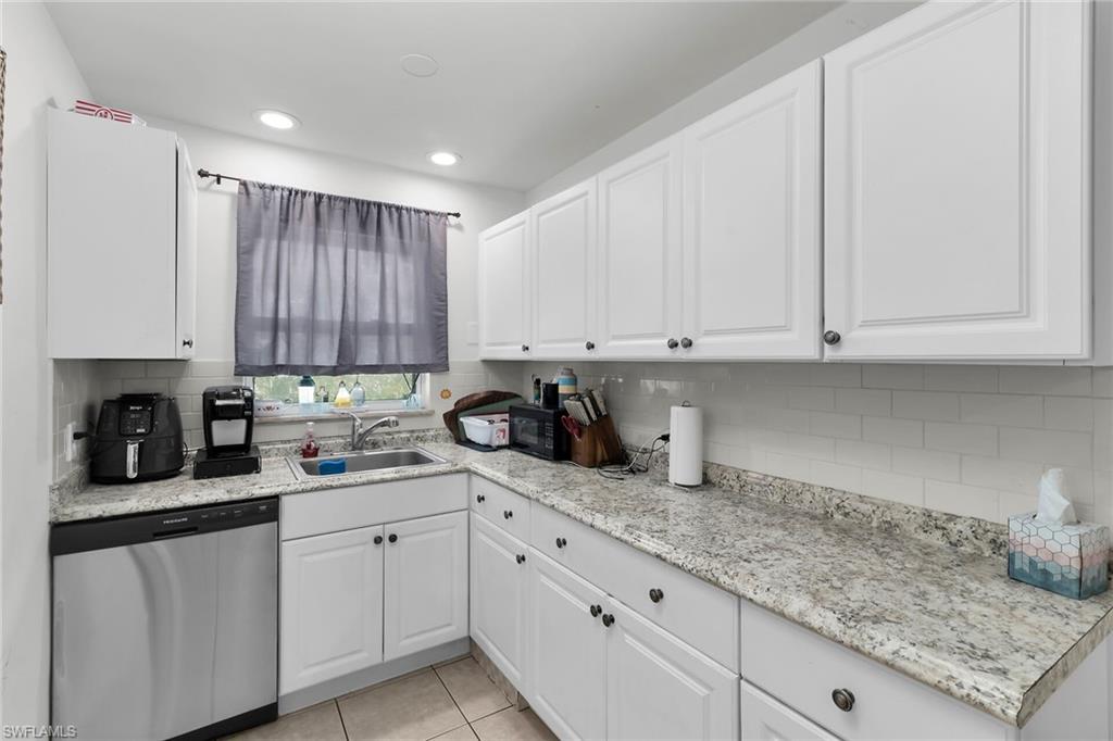 1400 Rosemary LN