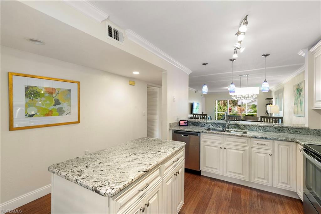 3072 Sandpiper Bay CIR M103