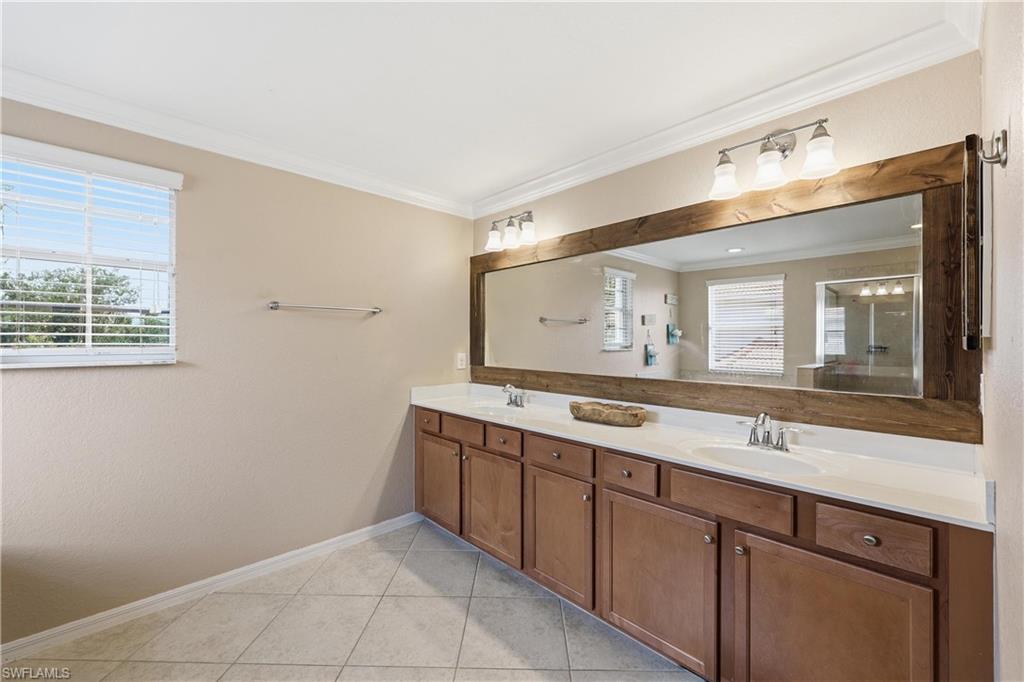2446 Heydon CIR E