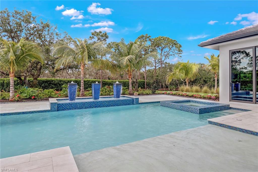 12 Banyan RD
