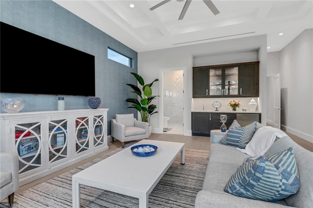 12 Banyan RD