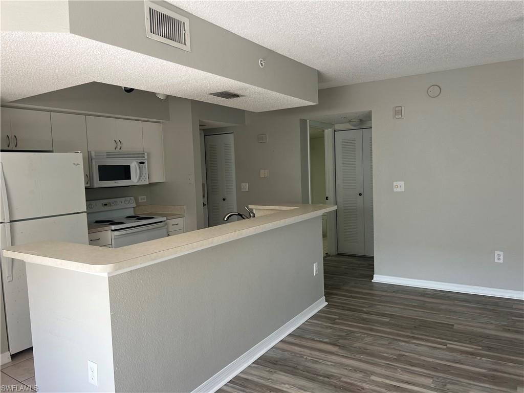 8960 Colonnades CT E 932