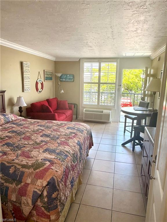 2555 Tamiami TRL N 250