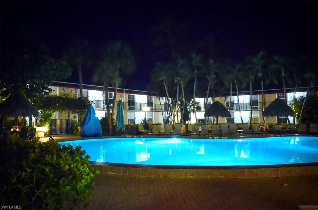 2555 Tamiami TRL N 250