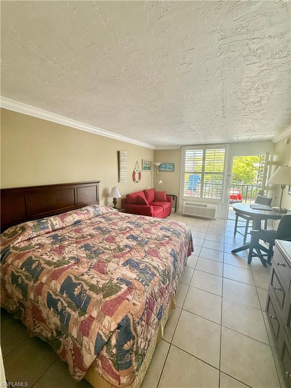 2555 Tamiami TRL N 250